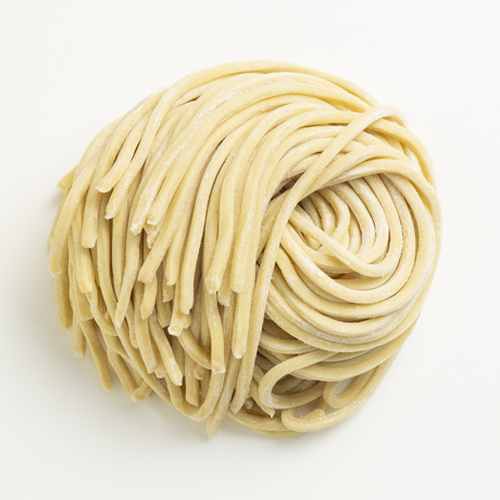 国産小麦使用の極太麺